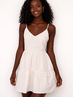 Old Navy Cream Colour Camisole V-neck 100% rayon.